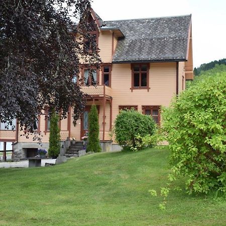 Hotel Dosen Gard à Luster Extérieur photo