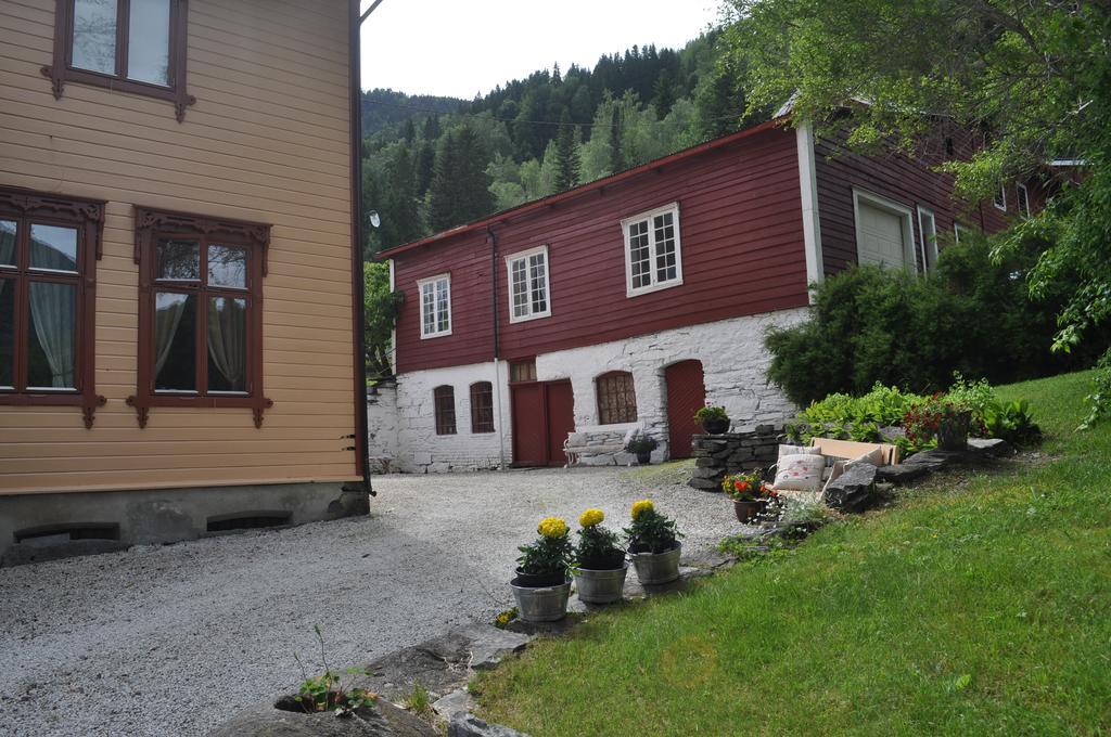 Hotel Dosen Gard à Luster Extérieur photo