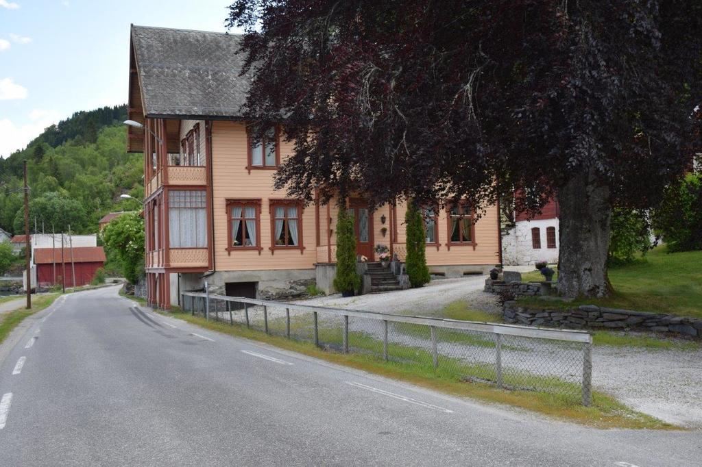 Hotel Dosen Gard à Luster Extérieur photo