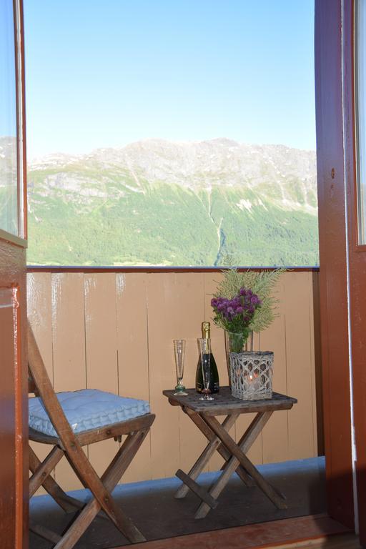 Hotel Dosen Gard à Luster Extérieur photo