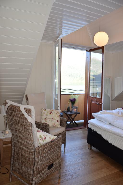 Hotel Dosen Gard à Luster Extérieur photo