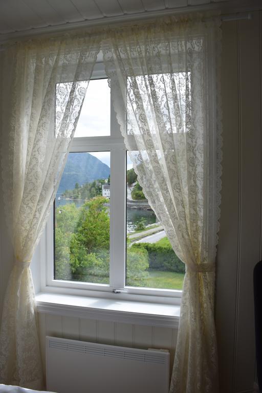 Hotel Dosen Gard à Luster Extérieur photo