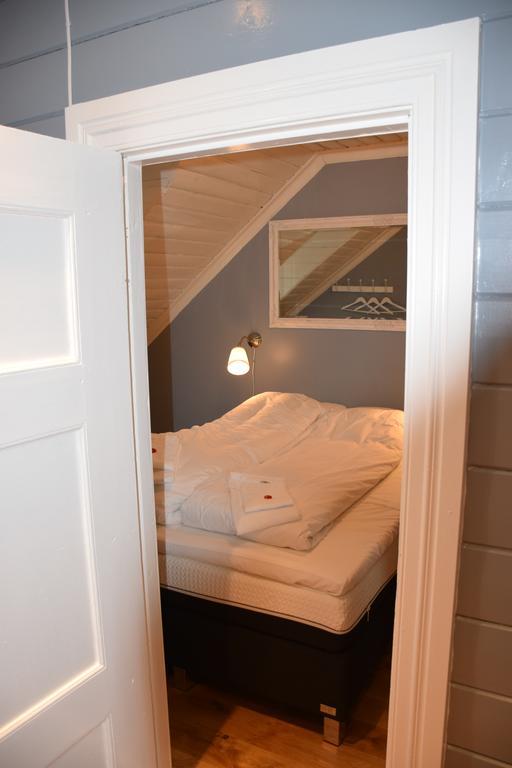 Hotel Dosen Gard à Luster Extérieur photo